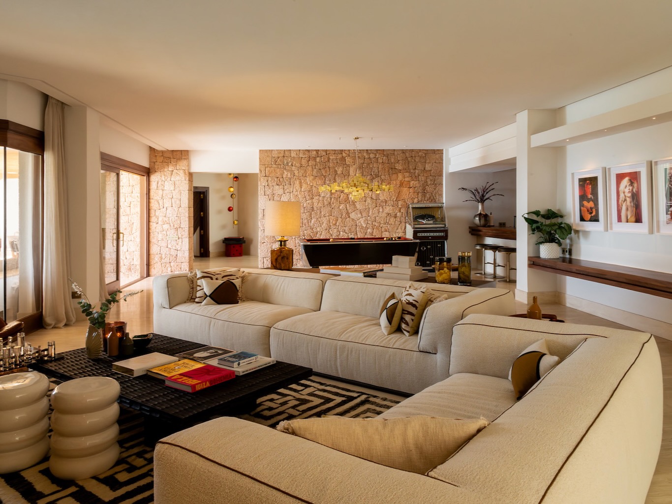 White Ibiza Villas: Can Sakhara, luxury villa in Sa Carocca