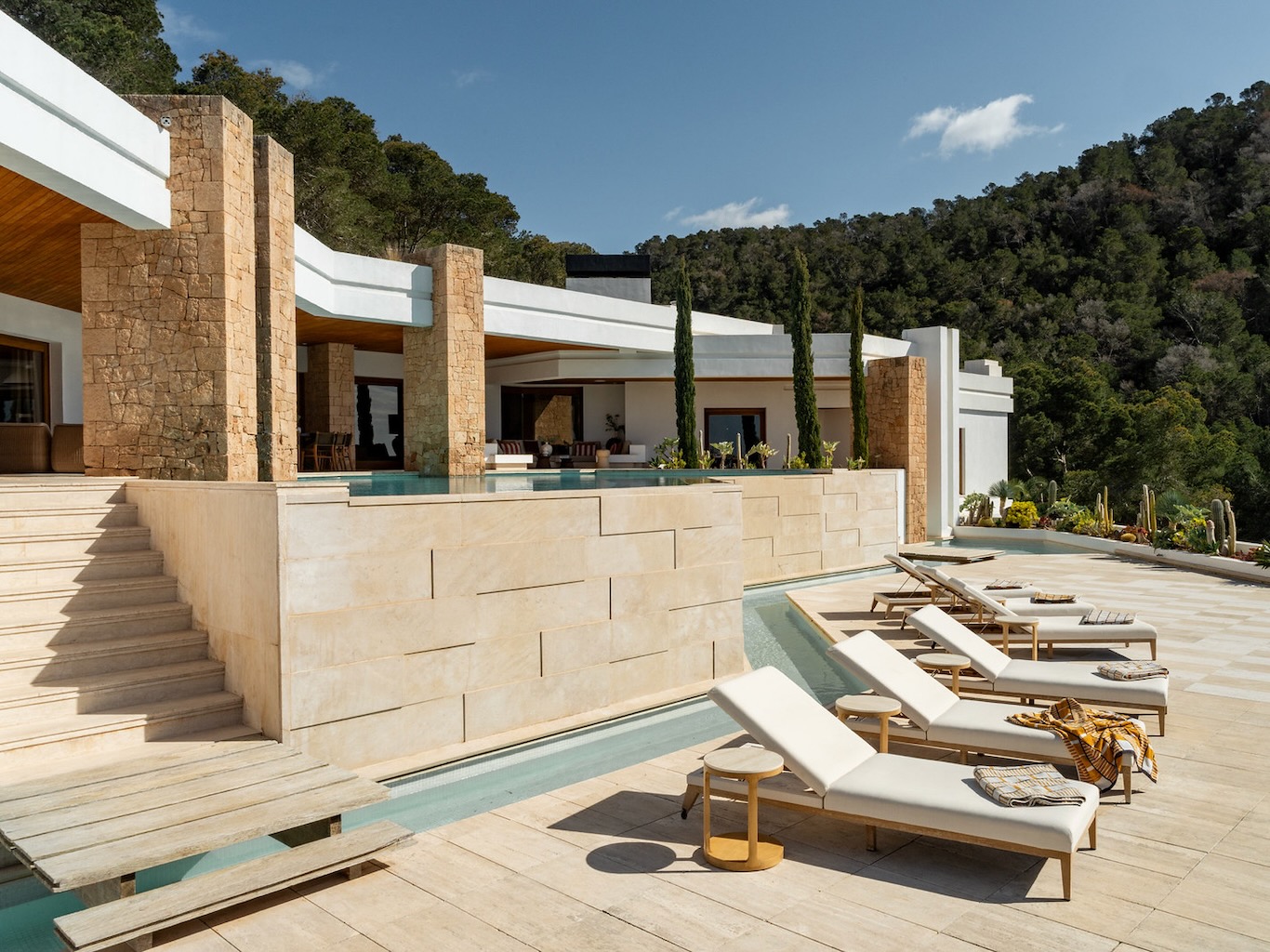 White Ibiza Villas: Can Sakhara, luxury villa in Sa Carocca