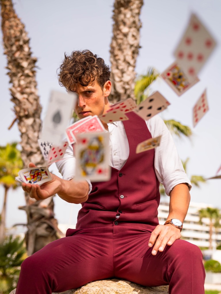 White Ibiza Wedding Directory: Ibiza Magician Sean Christopher