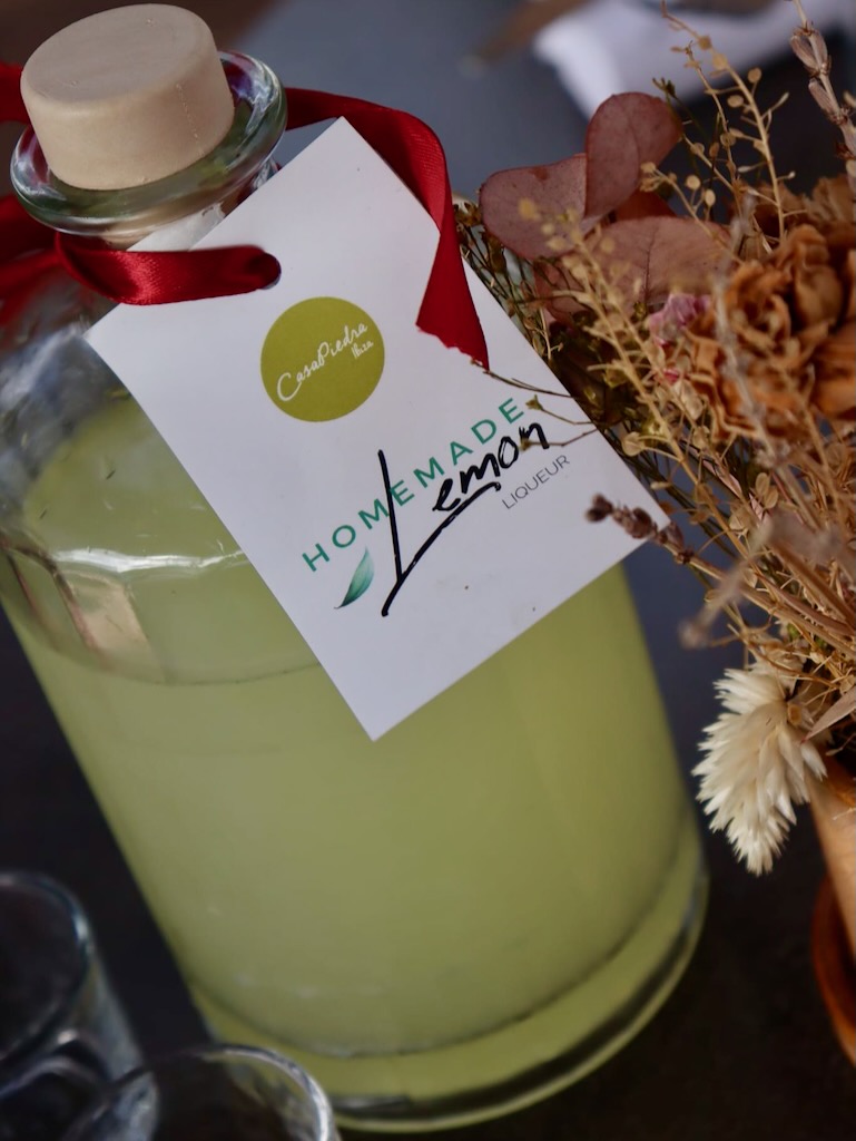 White Ibiza Restaurant Guide – Ibiza fine dining restaurants: CasaPiedra, Cala Llonga