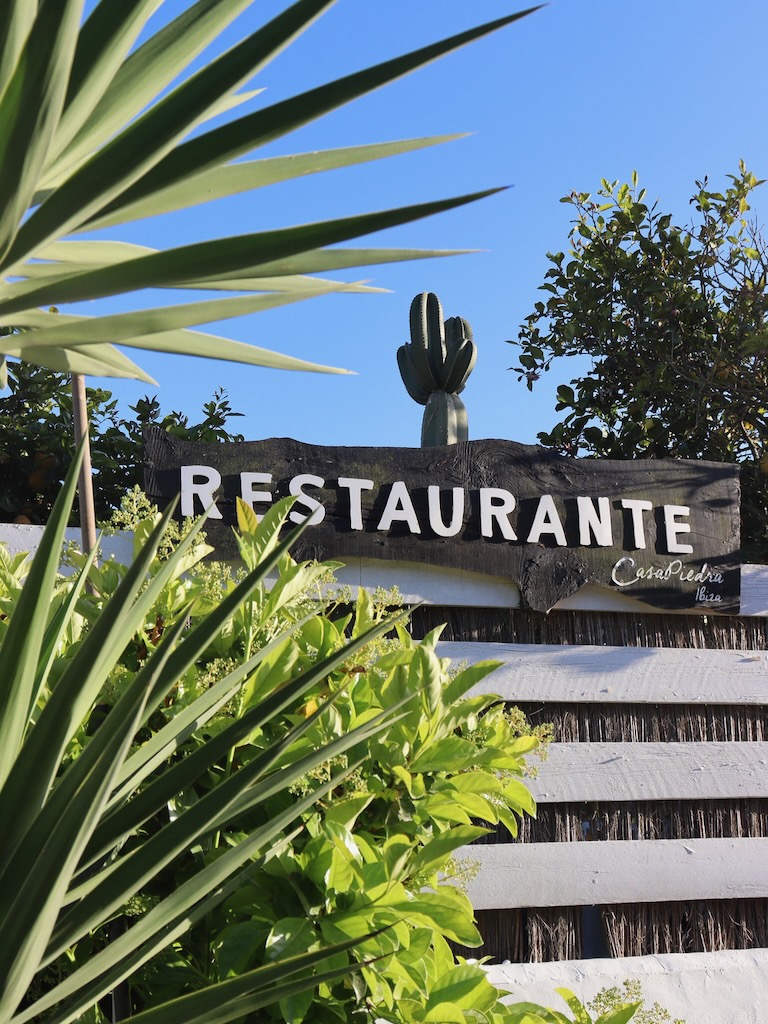White Ibiza Restaurant Guide – Ibiza fine dining restaurants: CasaPiedra, Cala Llonga