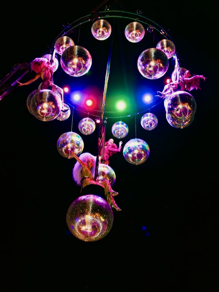 White Ibiza Wedding Directory – Planners & stylists: DANCING TABLES.