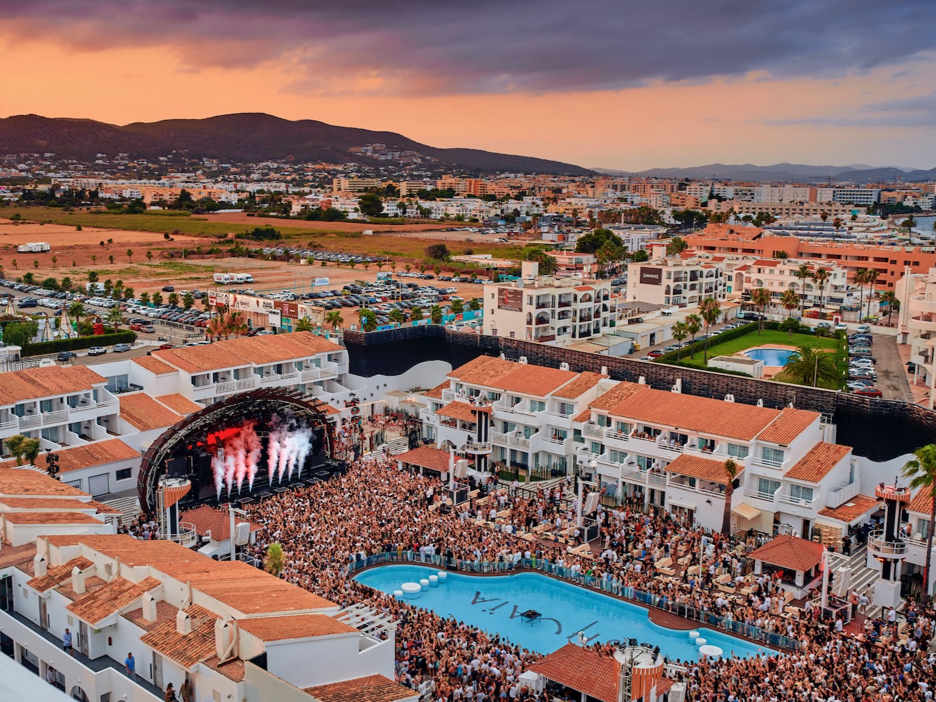 White Ibiza Club Calendar: Calvin Harris at Ushuaïa Ibiza