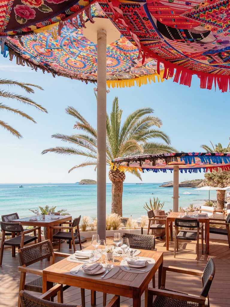 White Ibiza Journal: The art of fine dining by the sea – Aiyanna Ibiza