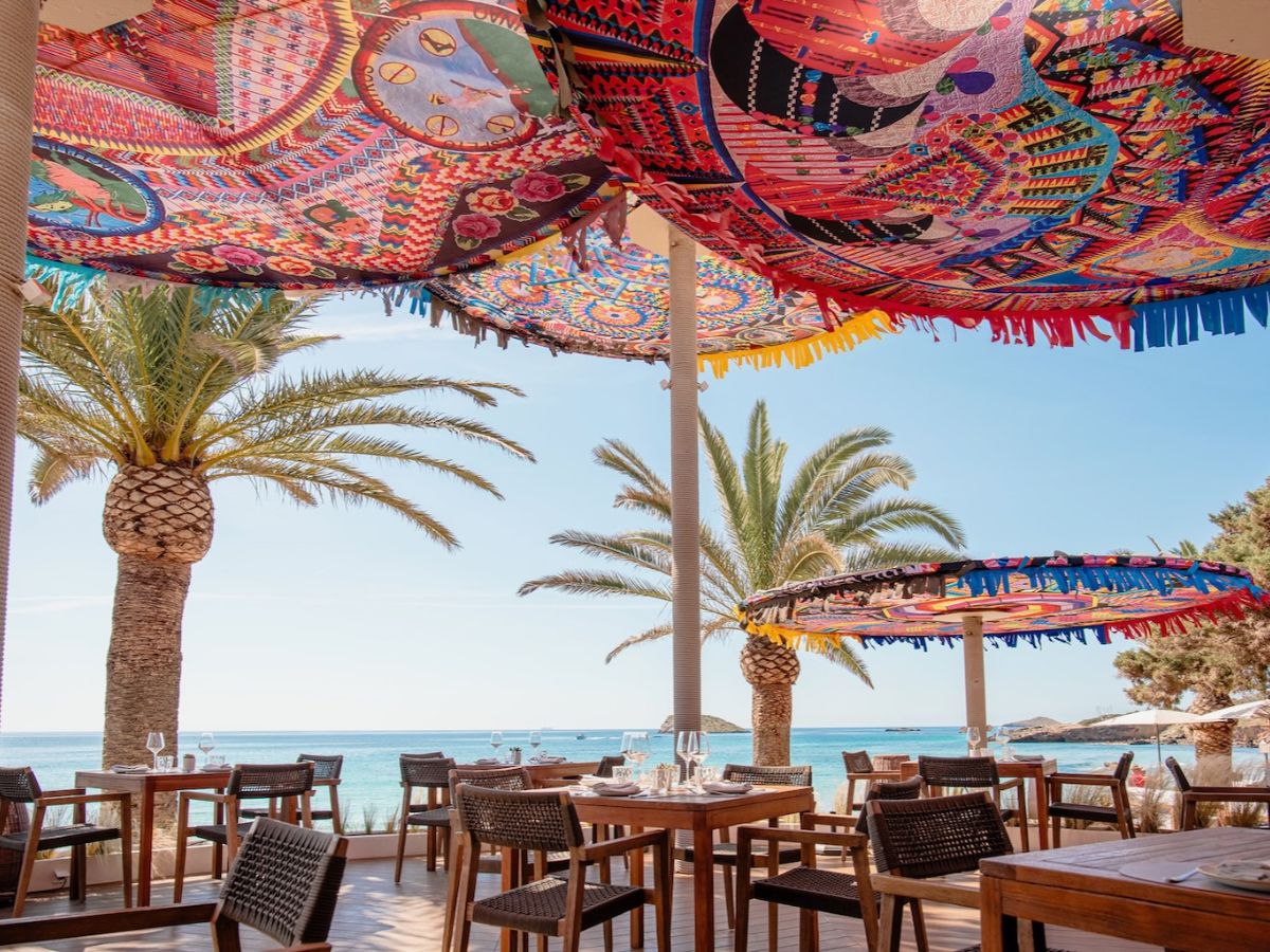 White Ibiza Journal: The art of fine dining by the sea – Aiyanna Ibiza