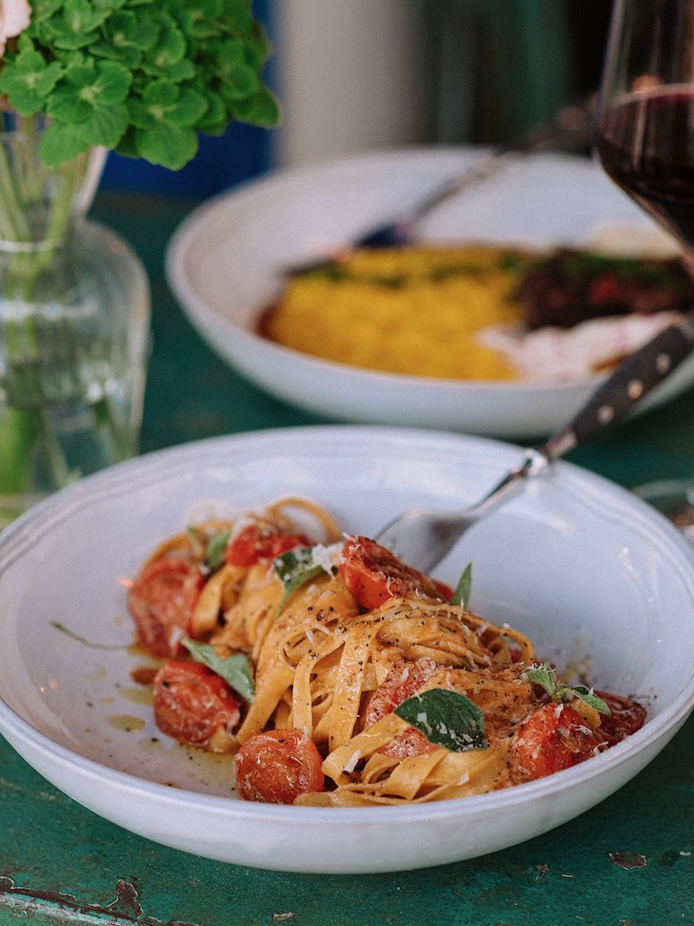 White Ibiza Restaurants Guide: Stevie Alla Bottega Il Buco, restaurant in Santa Gertrudis
