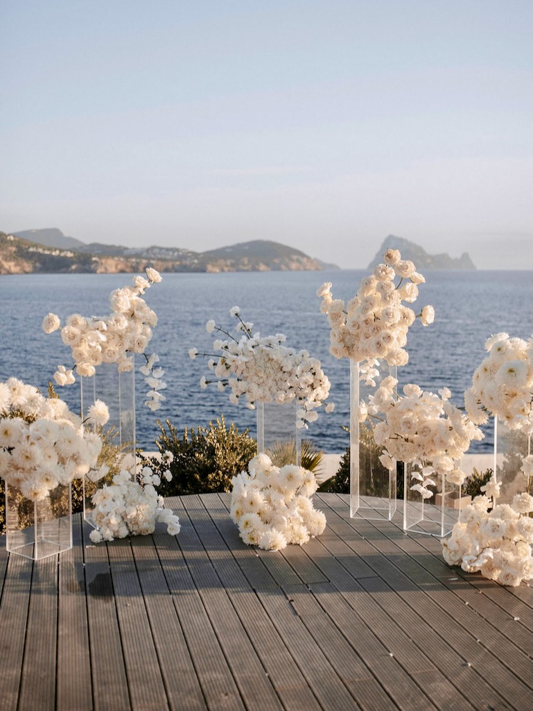 White Ibiza Wedding Directory: Vendors – Aurea Floral Studio, floral design in Ibiza