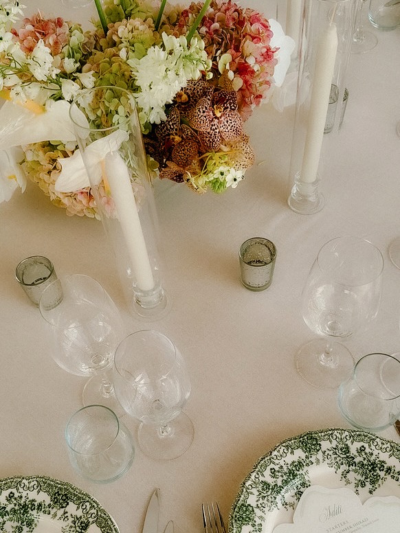 White Ibiza Wedding Directory: Vendors – Aurea Floral Studio, floral design in Ibiza