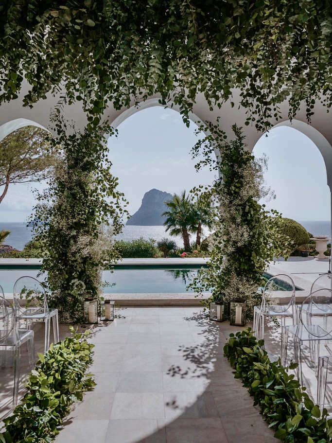 White Ibiza Wedding Directory: Vendors – Aurea Floral Studio, floral design in Ibiza