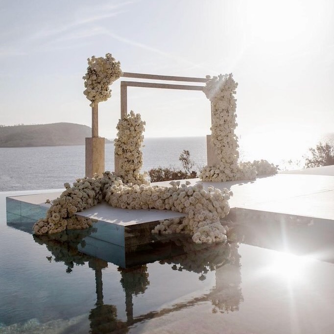 White Ibiza Wedding Directory: Vendors – Aurea Floral Studio, floral design in Ibiza