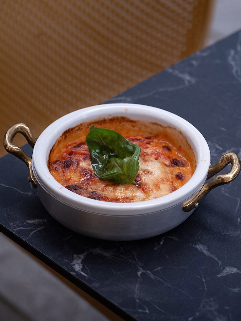 White Ibiza Restaurant Guide: Casa Francesco, restaurant in Ibiza town