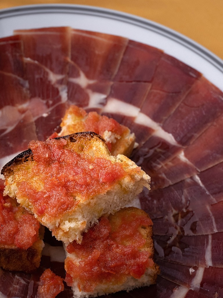 White Ibiza Restaurant Guide: Casa Francesco, restaurant in Ibiza town